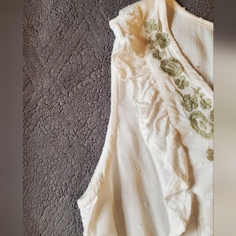 SIM & SAM White Ruffle Green Embroidered Bohemian Blouse - Picture 5 of 12